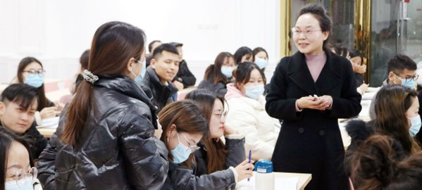 洋县 专家指导+名师授课+培优补弱+日清月结的教学模式