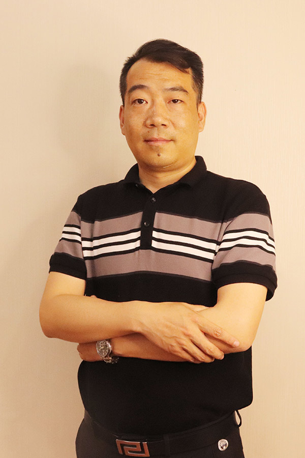 洋县冯少坤 本科学历,毕业于陕西师范大学