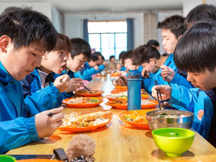 洋县学生用餐
