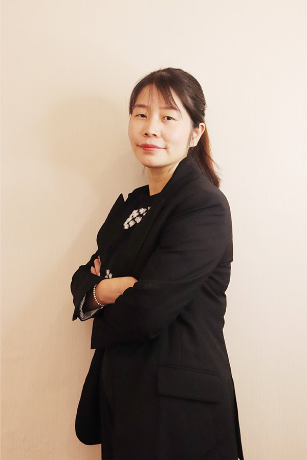 洋县吕瑶 本科学历,毕业于陕西师范大学